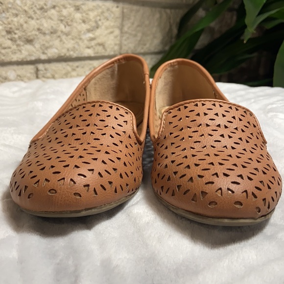 Report Laser-cut loafers - Picture 7 of 7